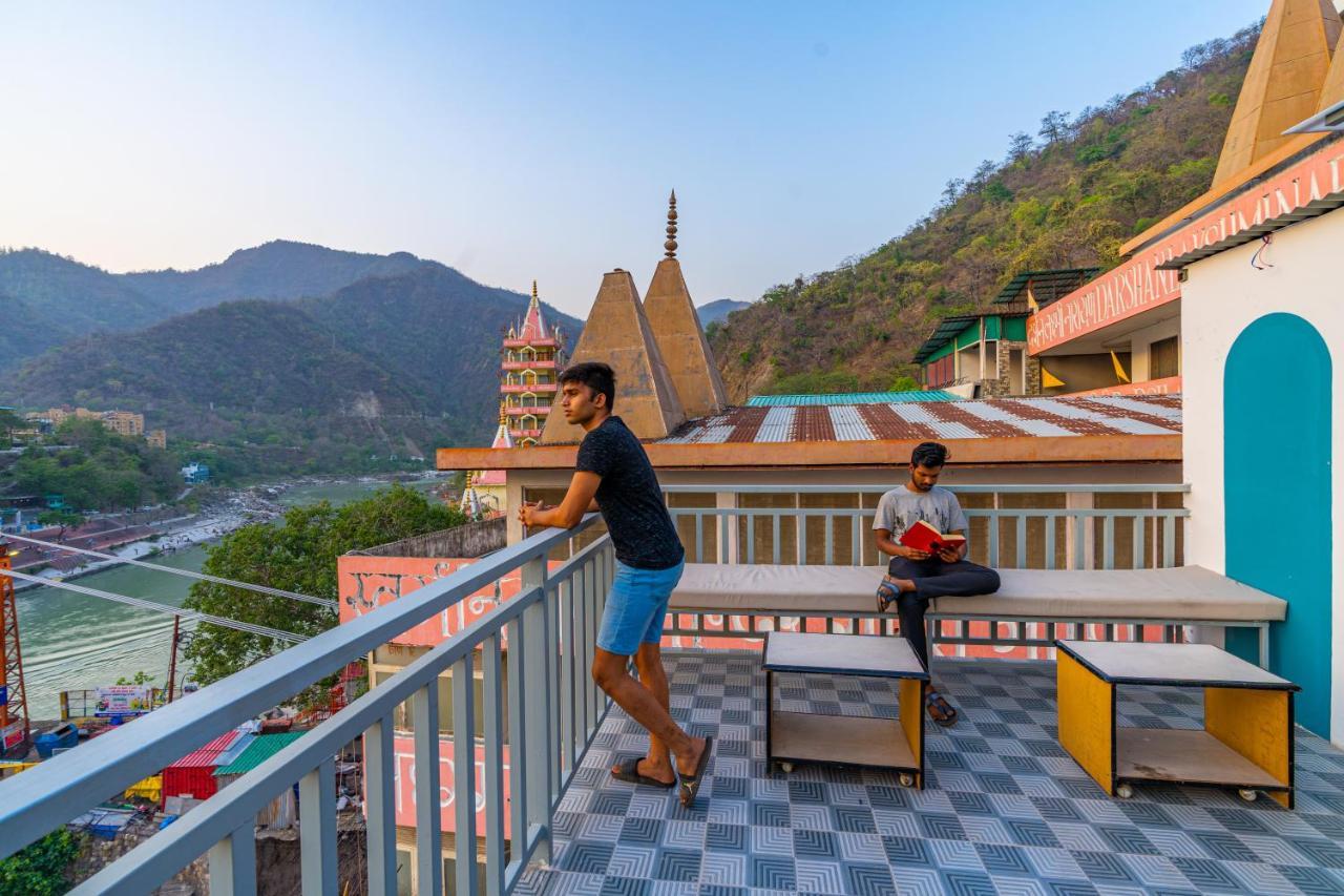 Madpackers Rishikesh Og Hostel Exterior photo